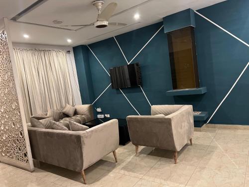 One-Bedroom Apartment image 9