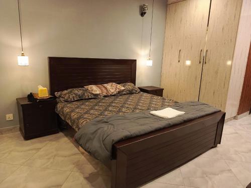 One-Bedroom Apartment image 2