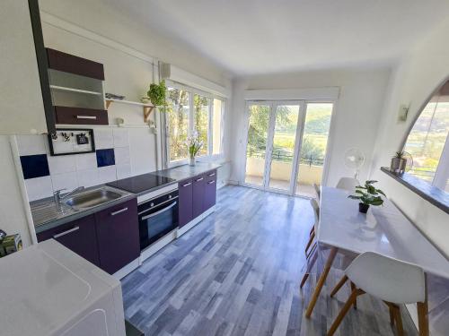 Létesítmények, Le Cosy du Lac in Volonne