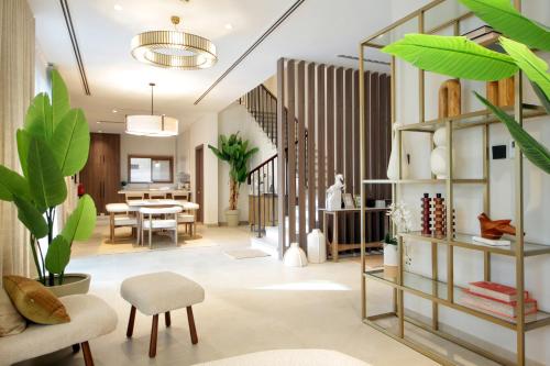 Silk Valley - Al Jurf Luxury 4BR with private pool and steps away from Beach in Ghantoot