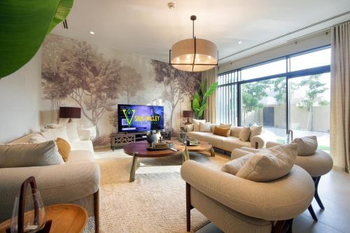Silk Valley - Al Jurf Luxury 4BR with private pool and steps away from Beach in Ghantoot