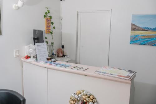 ล็อบบี้, ซัมฮิล มอเตอร์ ลอดจ์ (Samhil Motor Lodge) near โมนาวาเล