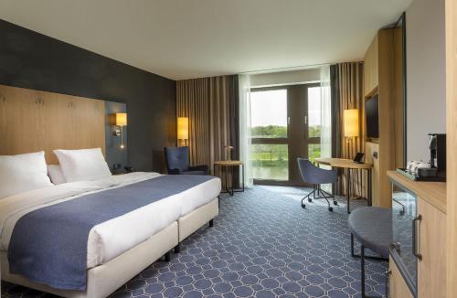 room detail thumbnail 1