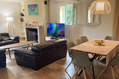 A Nice Place To be in La Verdiere