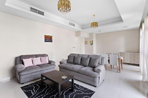 Luxurious 3-Bedroom Villa with Private Garden, Dubai (foto 7)