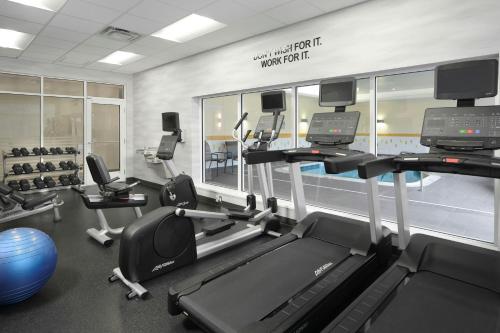 Fairfield Inn & Suites by Marriott Niagara Falls - image 6