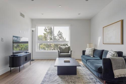 Blueground Sawtelle rooftop nr Culver City Park LAX-1373