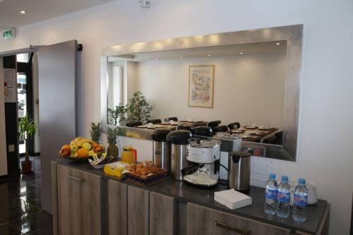 Luxor Bastille Hotel - image 13