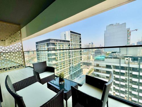 Luxe 2br With Fast Wi-fi Parking, Gym And Pool!, Dubaj (fotografie 3)