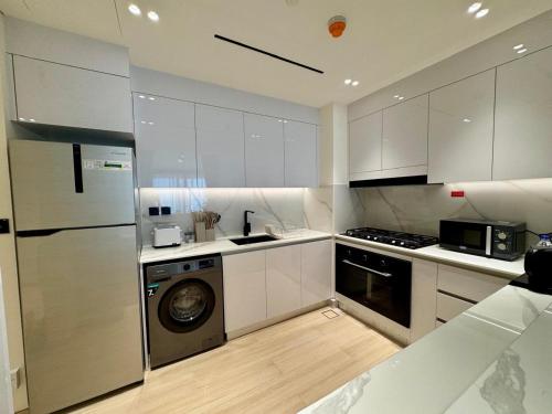 Luxe 2br With Fast Wi-fi Parking, Gym And Pool!, Dubaj (fotografie 9)
