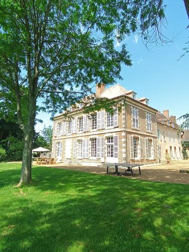 Grande maison 18ème avec parc (Grande maison 18eme avec parc) in Unverre