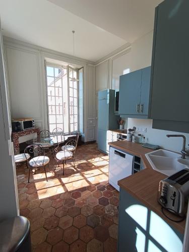 Grande maison 18ème avec parc (Grande maison 18eme avec parc) in Unverre