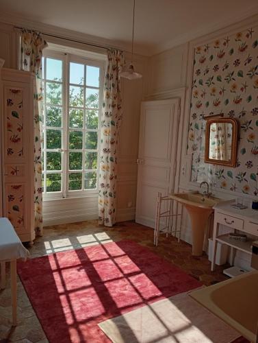 Grande maison 18ème avec parc (Grande maison 18eme avec parc) in Unverre