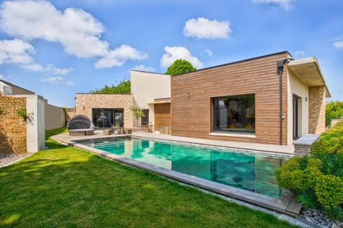 Luxury Villa Orion with heated Pool, Billard gîte à louer Golf Caen