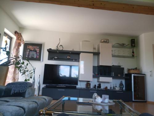 Létesítmények, Voll ausgestattete 78 qm Wohnung zur Alleinnutzung in Euskirchen
