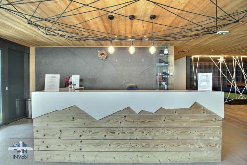 Lobby, ARC 1600, LE RIDGE, Appartement 06 personnes Duplex Vue Montagne - ski aux pieds - Sauna, Hammam, Pi in Les Arcs