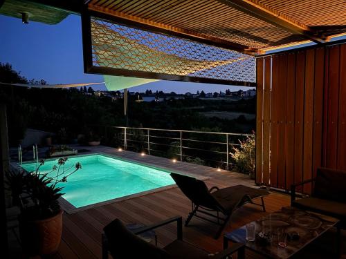 Vacation home, private pool & whirpool jacuzzi outhouse377 in Jesenovec