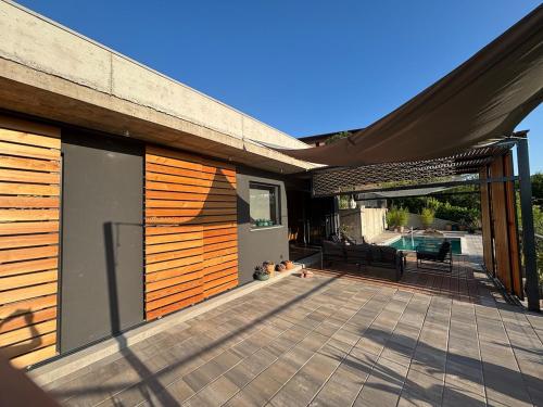 Vacation home, private pool & whirpool jacuzzi outhouse377 in Jesenovec