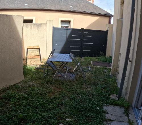 Skats, Grand T2 sur Cour in Bougligny
