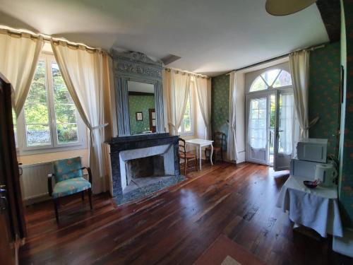 Chambre - Maison de Maître du XVIIè (Chambre - Maison de Maitre du XVIIe) in Saint-Pé-de-Bigorre