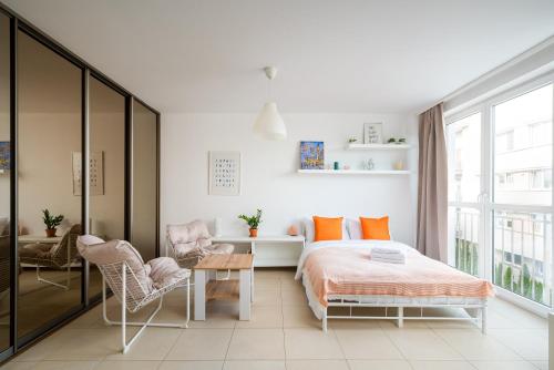 Liwiecka Bright Studio by BookingHost, Warsaw
