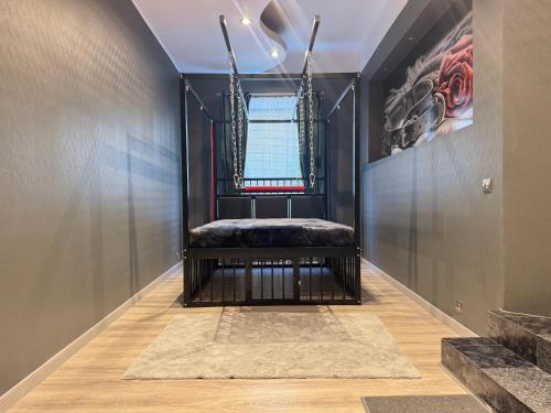 BDSM accommodation Tallinn, Private Luxury Romance Studio Apartment Tallinn Old Town adults only, Tallin (foto 4)