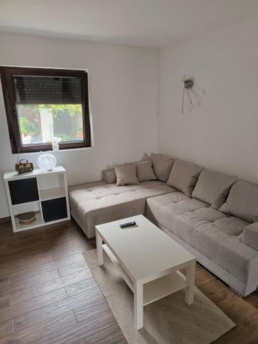 IN Zemun Gardos Apartment