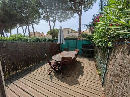 Charmant T2 Mezzanine dans la Pinède, 5 Pers, Piscine - FR-1-607-77