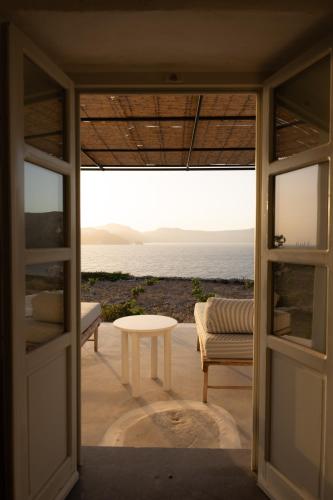 Vista exterior, Santa Irini Retreat in Thirasia