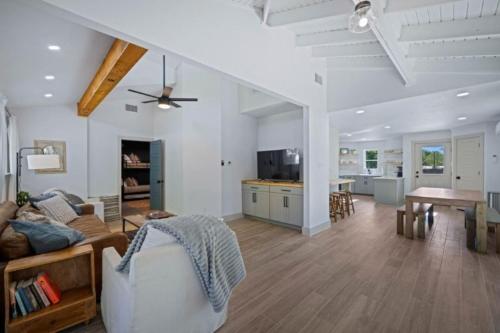 NEW Campfire Cottage River Access Shared Pool in Wimberley (TX)