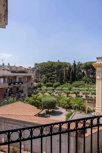 Luxury King Apartment with balcony Near Vatican - City View by Quinto Piano, Rome (photo 5)
