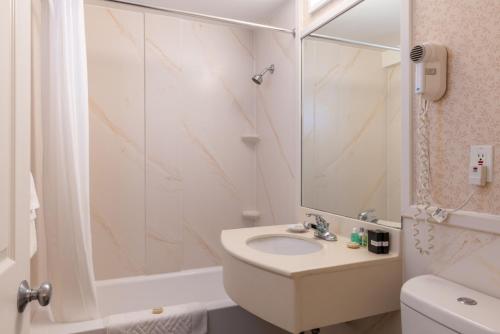 2 Queen Bedroom Pet Friendly-fee applies