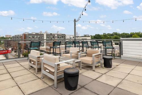 Cozy 1BR Near Beltline with Desk, Balcony & Parking in Grant Park