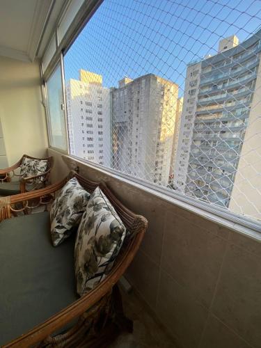 Beachfront apartment on Pitangueiras Beach near Steam train pavillion