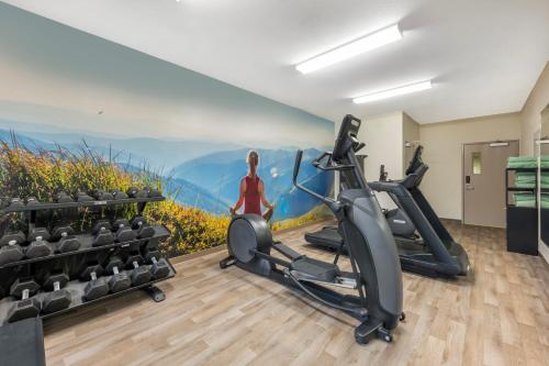 Quality Inn & Suites Airport North - image 6