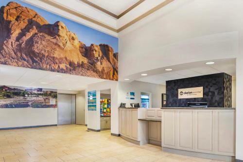 Quality Inn & Suites Airport North - image 2