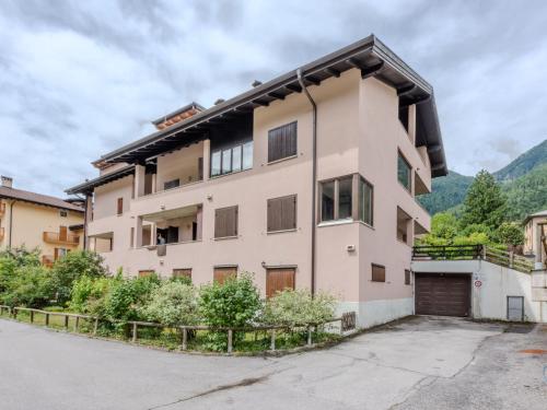 Apartment La Casa dei Frassini by Interhome in Strembo