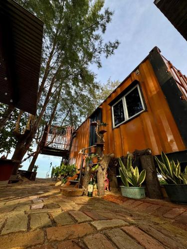 Pok Mat Beach Cabin in Marang