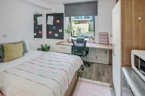 Student Only Silver Studio XL Upper Level Islington Residence, London