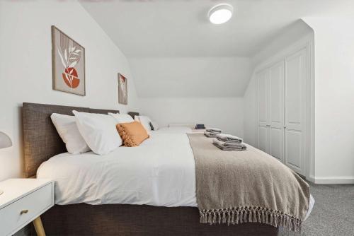 Modern 3BR Home in 2 Nether Hall Near M6 J7 with Hot Tub, Smart TV and Free Parking, Birmingham (fotografie 9)