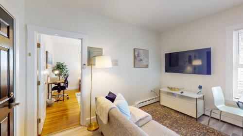 Mitharvard, Central Sq, 2 Room Studio W Porch, Cambridge