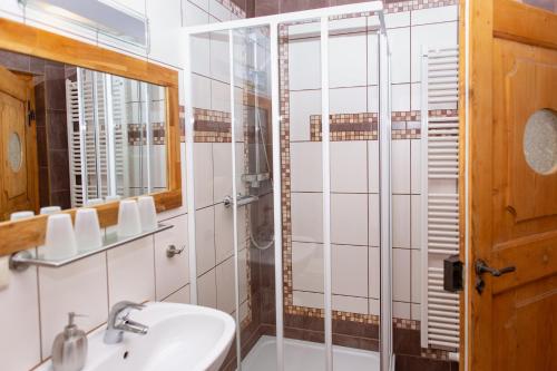 Two-Bedroom Apartment image 6