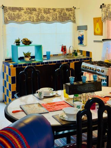 Centric Full Apartment with Terrace, Antigua Guatemala (photo 6)
