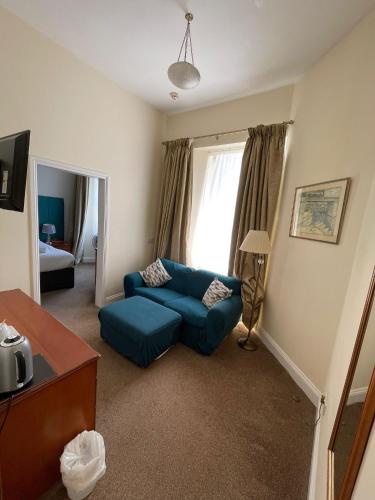 Standard Suite image 5