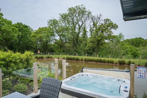 Lilac Lodge, 22 Roadford Lake Lodges