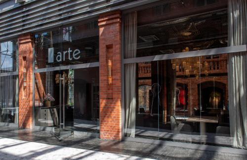 Hotel Blow Up Hall - Poznań