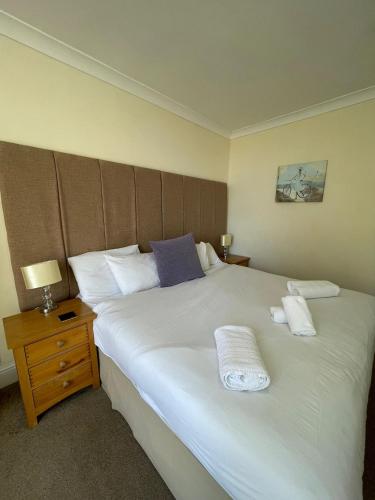 One-Bedroom Suite image 10