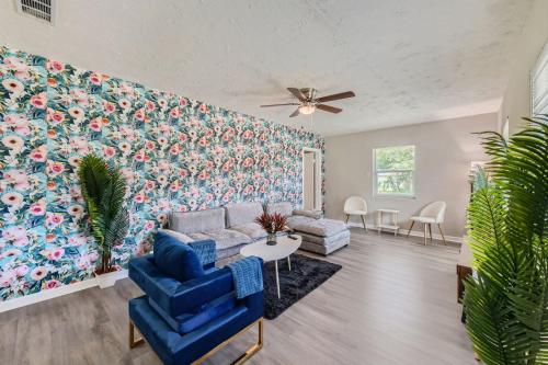 Your Perfect Stay Charming Historic Home