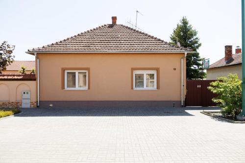 Exterior view, Lak6 Apartment in Morahalom