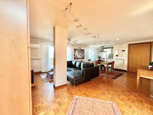 Apartment image 3